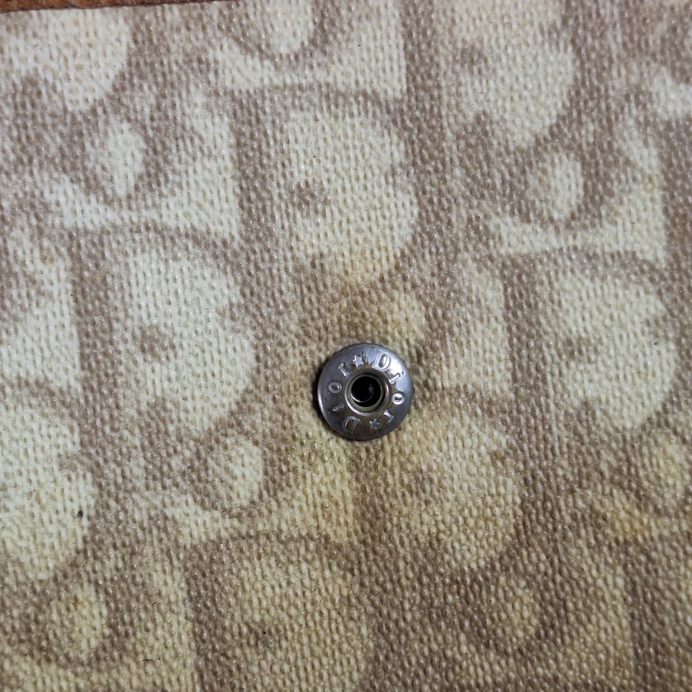 Dior wallet